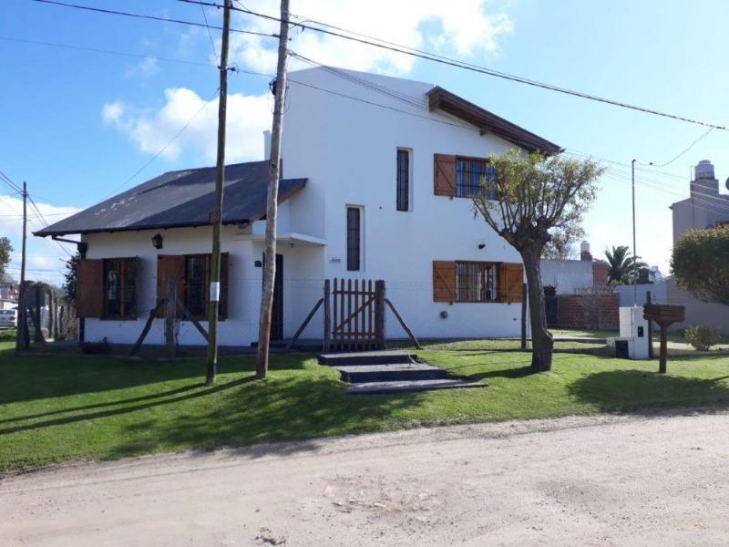 Chalet 3 amb, 140m² con cochera — Faro Norte
