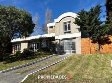 Foto1 · Excepcional Casa en Venta de 4 Dorm.