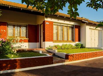 Casa de 3 ambientes, Miramar · Casa en Venta Ubicada en Excelente Zona.