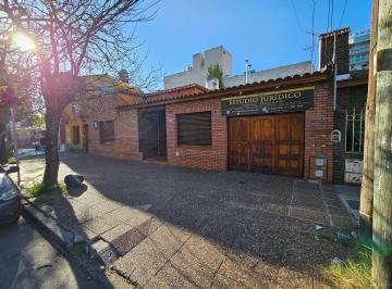 Casa de 4 ambientes, Morón · Casa en Venta en Morón: Ideal Para Vivir o Uso Comercial, Excelente Ubicación.