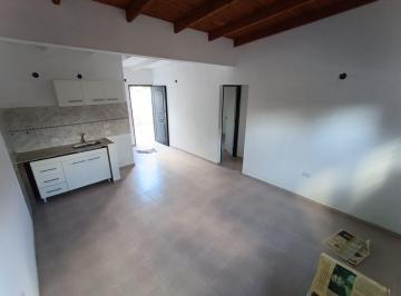 Casa · 60m² · 3 Ambientes · 1 Cochera · Casa en PH - Venta - 2 Dorm. 1 Baño - Patio y Cochera - 60 m² - City Bell