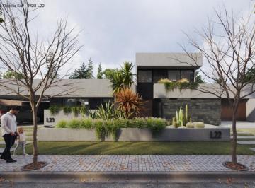 Casa · 185m² · 5 Ambientes · 2 Cocheras · Casa en Venta en Barrio Cerrado con Seguridad