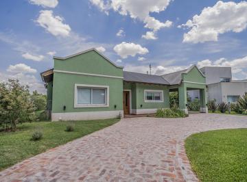 Casa · 176m² · 4 Ambientes · 1 Cochera · Casa 4 Ambientes en Venta. Club de Campo La Concepción Lujan