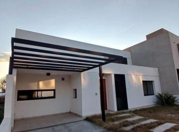 Casa · 150m² · 7 Ambientes · 2 Cocheras · Casa a Estrenar 3 Dorm. - Solares de Manantiales