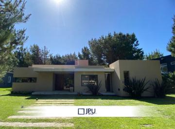 Casa · 173m² · 5 Ambientes · Casa en Venta Costa Esmeralda