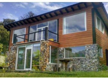 Casa de 3 ambientes, Villa La Angostura · Casa en Barrio Privado con Vistas a La Montaña