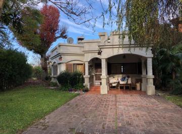 Casa de 4 ambientes, Berazategui · Club El Carmen - Casa Pequeña Estilo Colonial, Construcción Sólida