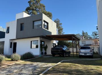 Casa · 135m² · 4 Ambientes · 2 Cocheras · Villa Warcalde - 3 Dorm. - Seguridad - Housing La Reserva Village