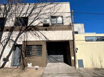 Casa · 100m² · 5 Ambientes · 20e/ 68 y 69 - Casa Interna en Ph - 3 Dorm - Dos Baños - Patio - Apto Banco