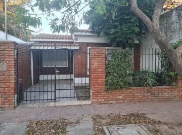 Casa de 4 ambientes, Rosario · Casa de 2 Dorm.