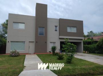 Casa · 249m² · 5 Ambientes · Alquiler de Casa 5 Ambientes en La Pelegrina