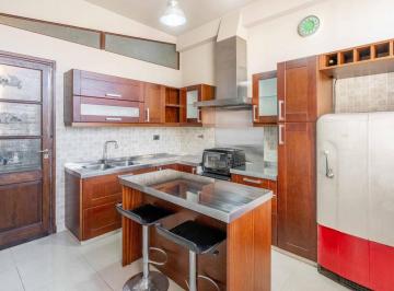PH · 98m² · 3 Ambientes · PH de Cuatro Ambientes con Terraza • Venta • V. Pueyrredon