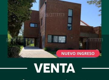 Casa · 223m² · 6 Ambientes · 3 Cocheras · Casa en Venta en La Martona, Cañuelas