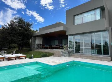 Casa · 350m² · 7 Ambientes · 2 Cocheras · La Rufina Alquiler Temporario