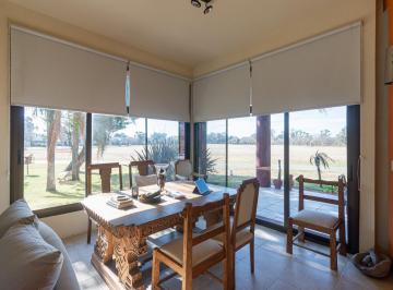Casa · 280m² · 6 Ambientes · 2 Cocheras · Venta Casa en Las Praderas.