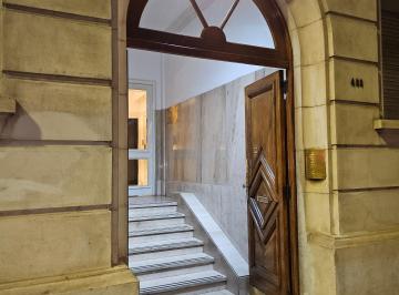 Departamento de 7 ambientes, Córdoba · Hipólito Yrigoyen - Semipiso de Tres Dorm.