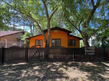 Casa de 4 ambientes Venta USD 120.000 · Chalet de Gran Capacidad