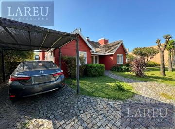 Casa · 175m² · 4 Ambientes · Casa en Venta - Barrio Privado El Lucero