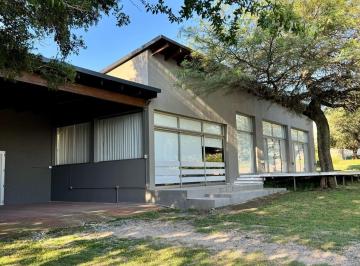 Casa · 367m² · 3 Dormitorios · 2 Cocheras · Casa en Causana Sobre Lote de 2100 m² - 3 Dorm - Apta Credito
