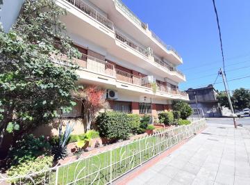 Departamento de 3 ambientes, Lanús · Hermoso Depto de 3 Amb en Planta Baja con Patio y Terraza Apto Credito!