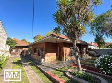 Casa · 140m² · 3 Ambientes · 2 Cocheras · Casa en San Carlos