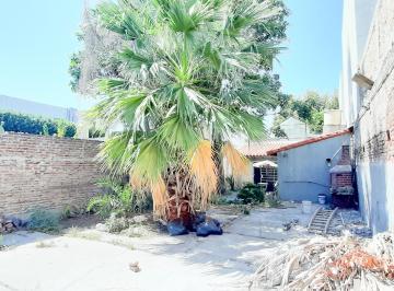 Casa de 6 ambientes, Lanús · Casa de 6 Amb con Cochera Jardin Al Frente Dos Terrazas Grandes Apto Credito