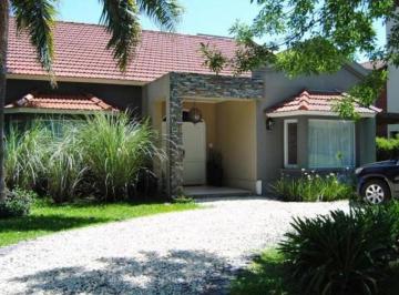 Casa · 220m² · 5 Ambientes · 1 Cochera · Casa en Venta en Campo Grande, Pilar.