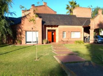 Casa · 307m² · 4 Ambientes · 5 Cocheras · Casa Venta Campo Grande Pilar