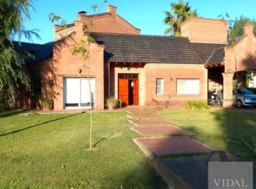 Casa · 307m² · 4 Ambientes · 5 Cocheras · Casa Venta Campo Grande Pilar
