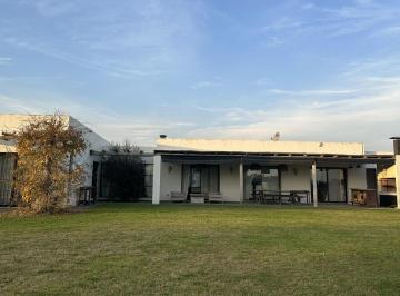 Casa · 289m² · 4 Ambientes · 2 Cocheras · Venta Casa - Chacras de La Trinidad - Cañuelas | Vco Propiedades