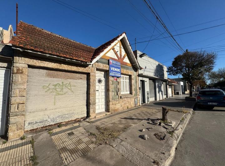 Casa · 4 Ambientes · 1 Cochera