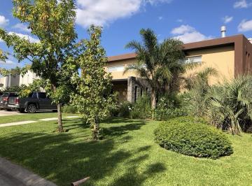 Casa · 320m² · 6 Ambientes · 2 Cocheras · Casa - El Remanso