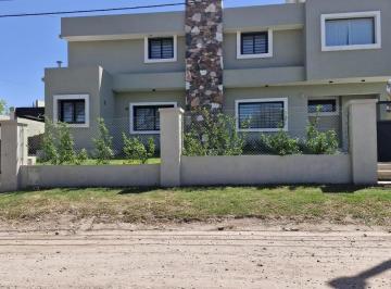 Casa · 278m² · 4 Ambientes · 2 Cocheras · Venta Casa 4 Dorm. Villa Allende Golf