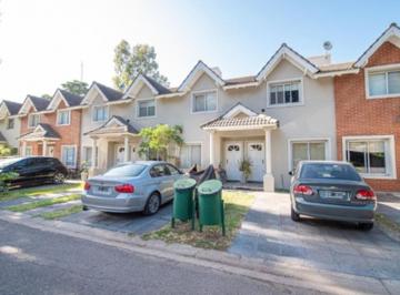 Casa · 59m² · 3 Ambientes · 1 Cochera · Casa Venta Parque Leloir Ituzaingo