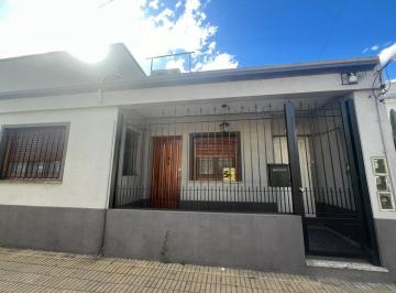Casa de 5 ambientes, Lanús · Casa en PH, 2 Plantas, en Lanús. Apta Crédito