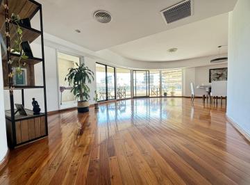 Departamento · 217m² · 8 Ambientes · 2 Cocheras · Departamento de 4 Dorm. en Piso Exclusivo Frente a Monumento - Córdoba 695 Piso 7