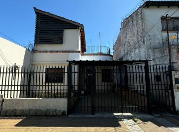 PH de 3 ambientes, Lanús · Dto Tipo Casa 3 Ambientes Al Frente con Cochera y Quincho. Sin Expensas