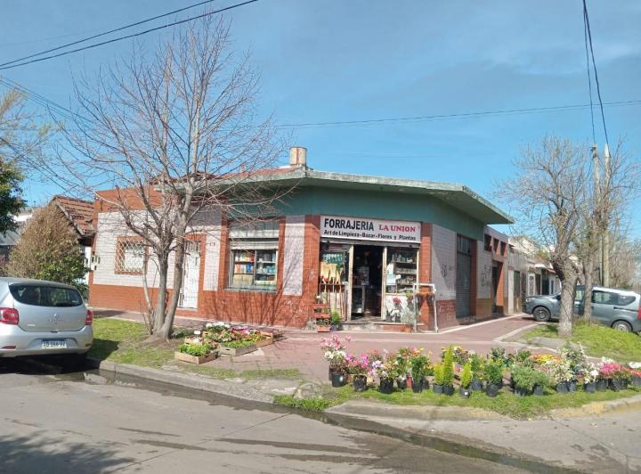 Casa · 300m² · 3 Ambientes · 1 Cochera