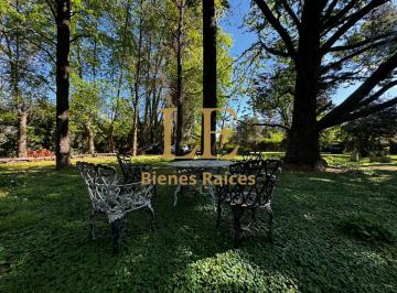 Quinta vacacional · 328m² · 5 Ambientes · 6 Cocheras · Venta de Casa Quinta en Loma Verde