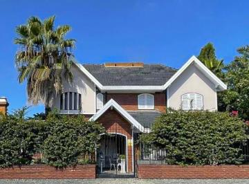 Casa de 6 ambientes, Morón · Casa Chalet de 6 Ambientes con Pileta en Castelar