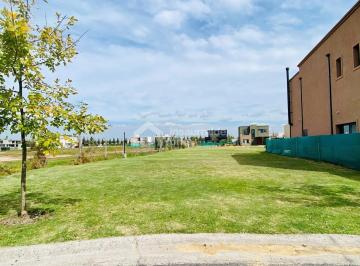 Terreno · 410m² · Lote en Barrio Náutico Vila Marina 1!