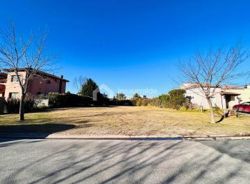 Terreno · 829m² · Vendo Lote Interno en Barrio San Isidro Labrador! Orientacion Este, Escriturado!