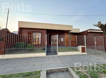 Casa · 111m² · 3 Ambientes · Venta Casa 3 Amb Patio Cochera - Quilmes