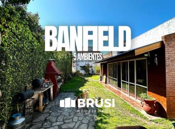 Casa · 140m² · 5 Ambientes · 1 Cochera · Casa 5 Ambientes en Dos Plantas con Pileta y Quincho en Banfield