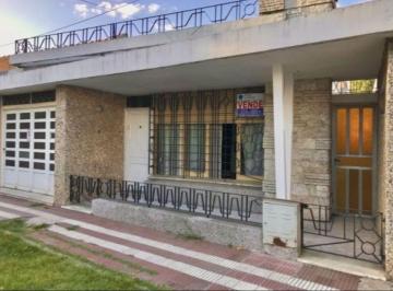 Casa · 155m² · 5 Ambientes · 1 Cochera · Casa Dos Dorm. en Venta Luis Borghi 534, San Lorenzo
