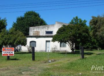 Casa · 140m² · 6 Ambientes · Extenso Lote con Casona a Reciclar Sobre Ruta 26. Oportunidad. San Jose.