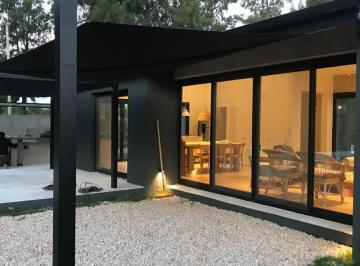 Casa · 162m² · 4 Ambientes · 3 Cocheras · Venta! Casa Estancia Las Malvinas II