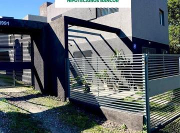 Casa · 119m² · 4 Ambientes · Dúplex en Venta en Cuesta Colorada. 2 Dorm.. Apto Crédito Hipotecario