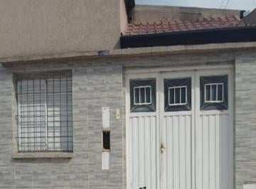 Casa · 141m² · 4 Ambientes · Casa de 2 Dorm.