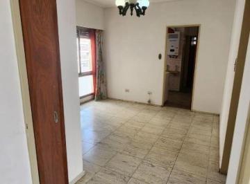 DIS-DIS-173_2 · Semi Piso en Venta - Centro